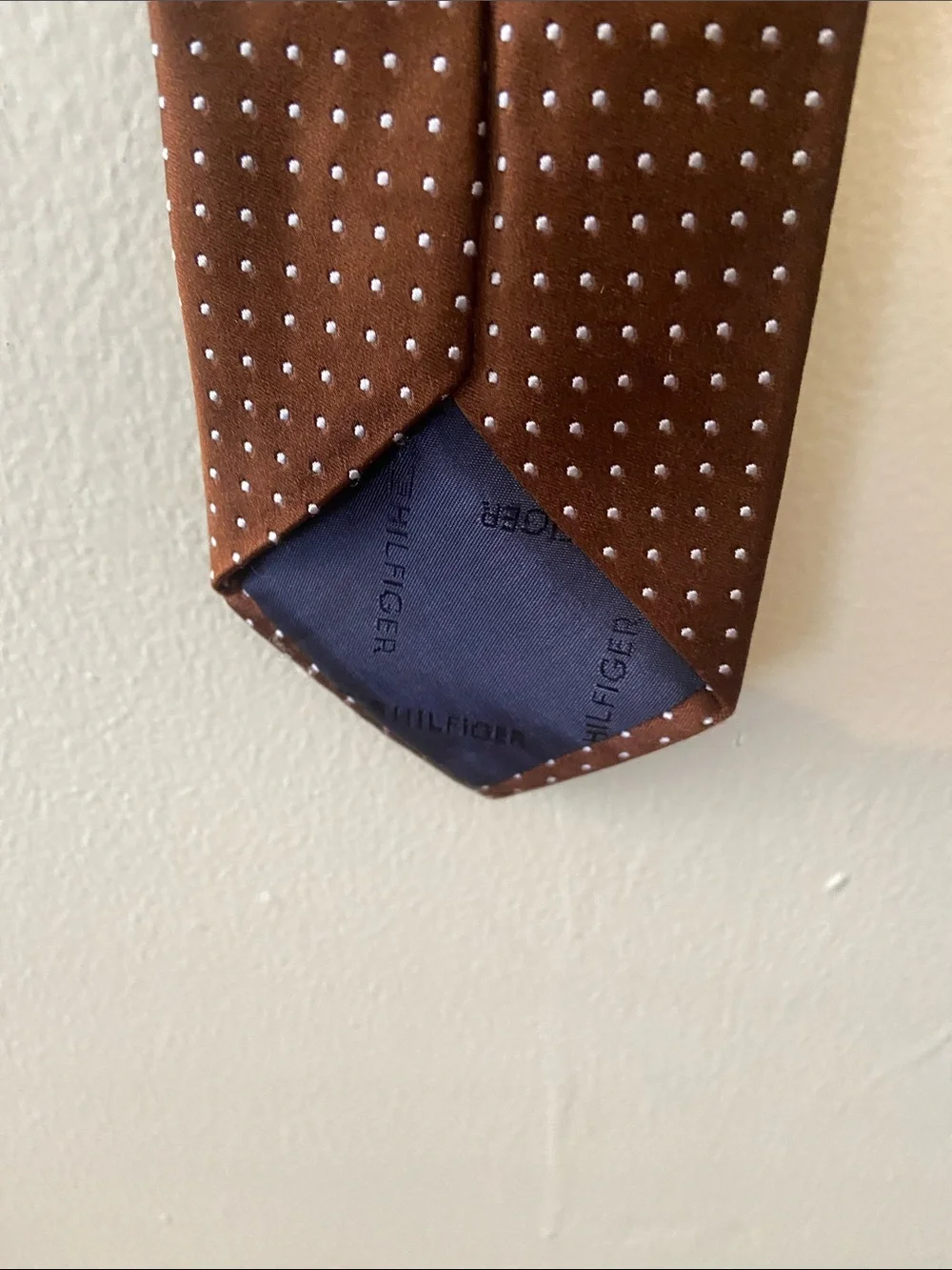 Tommy Hilfiger Brown and light blue silk Tie with White Polka Dots like new